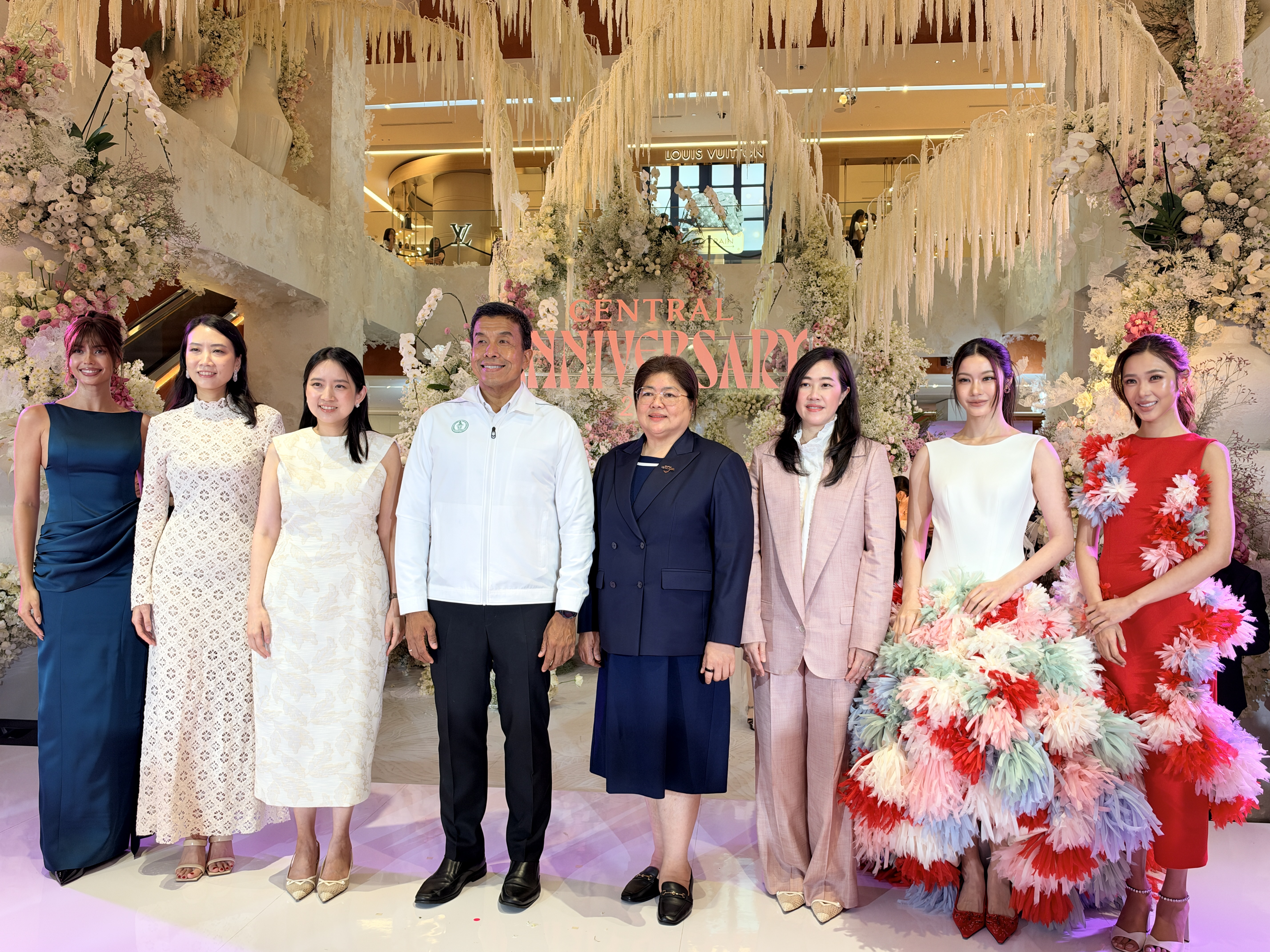 ททท. สนับสนุนแคมเปญ “CENTRAL ANNIVERSARY 2026 – WHERE WONDERS BLOOM” ฉลอง 79 ปีห้างเซ็นทรัล ชวนสัมผัสเทศกาลดอกไม้แห่งปี 29 ต.ค. – 2 พ.ย. นี้