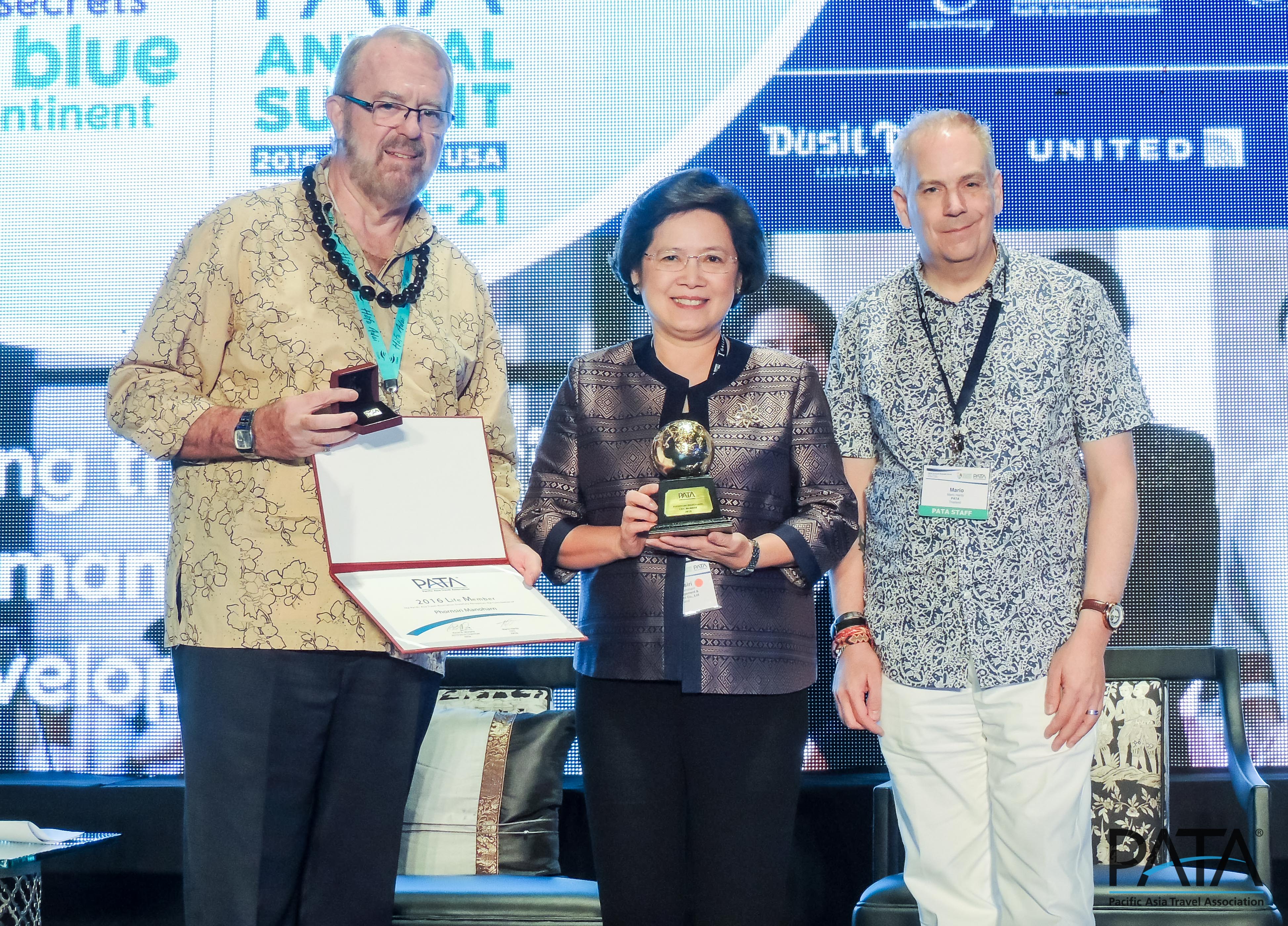 สมาคม PATA มอบรางวัล PATA Life Membership Award ให้นางพรศิริ  มโนหาญ อดีตผู้ว่าการ ททท.