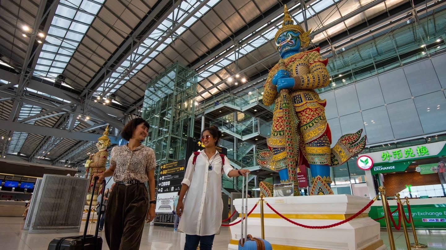 นักท่องเที่ยวต่างชาติเดินทางเข้าประเทศไทยทะลุเป้าหมาย 35 ล้านคน อานิสงค์มาตรการฟรีวีซ่าและนโยบาย Ease of Traveling กระตุ้นสายการบินเปิดเที่ยวบินใหม่ หนุนดีมานด์การท่องเที่ยวไทยช่วงไฮซีซั่น