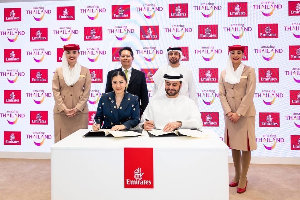 ททท. ลงนามความร่วมมือ 2 พันธมิตรสายการบินระดับโลก Etihad และ Emirates พร้อมด้วย Dnata Travel Group บูสต์ตลาดตะวันออกกลางเต็มกำลัง เร่งปั๊มนักท่องเที่ยวใช้จ่ายสูง สร้างรายได้เข้าประเทศไทยกว่า 98,000 ล้านบาท
