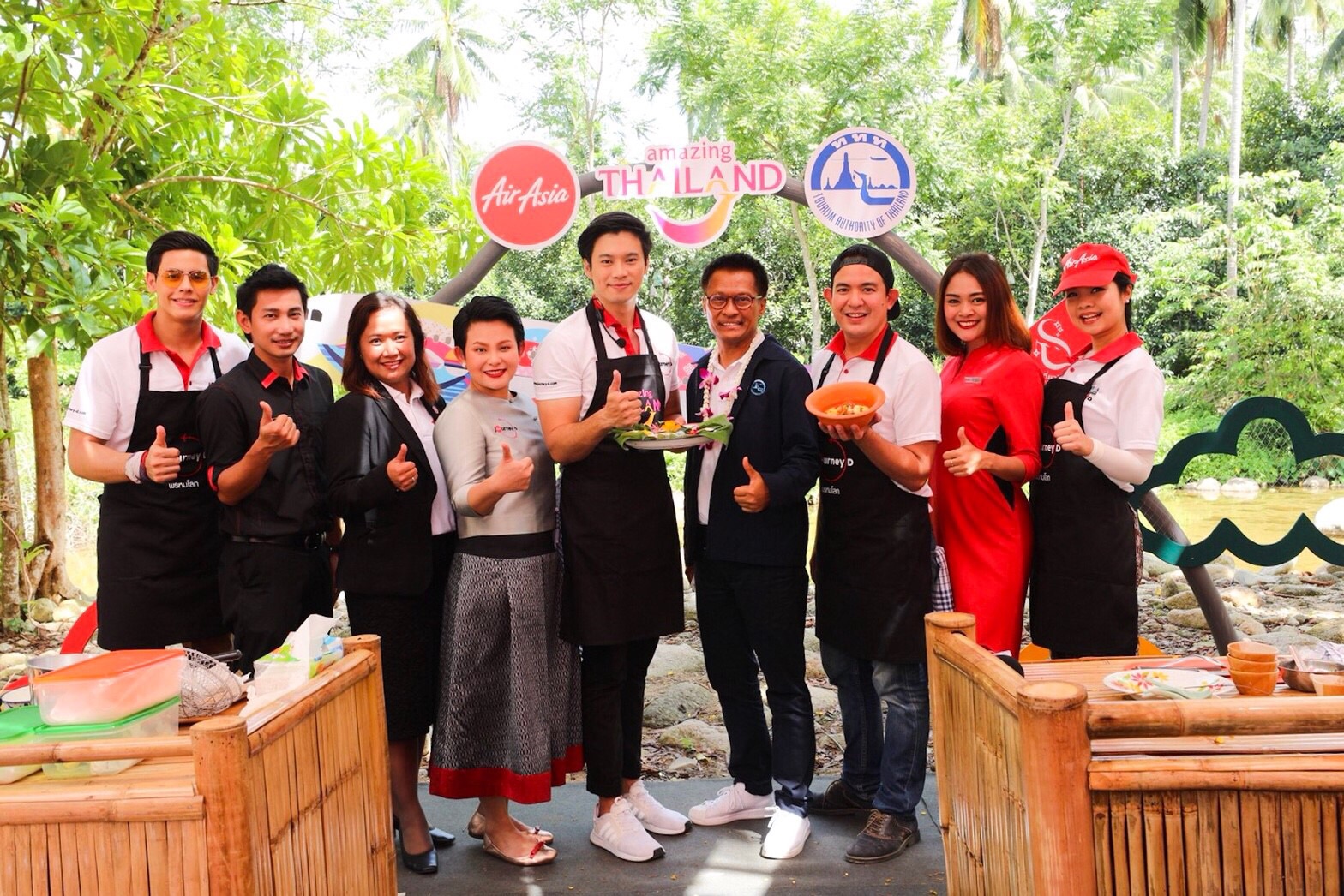 ททท. จับมือไทยแอร์เอเชีย ทำสื่อประชาสัมพันธ์ประเทศไทยลอยฟ้า เปิดตัวลายเครื่องบิน “สีสันธารา” พร้อมจัดทริปเที่ยวเมืองรองสัมผัสวิถีชุมชน
