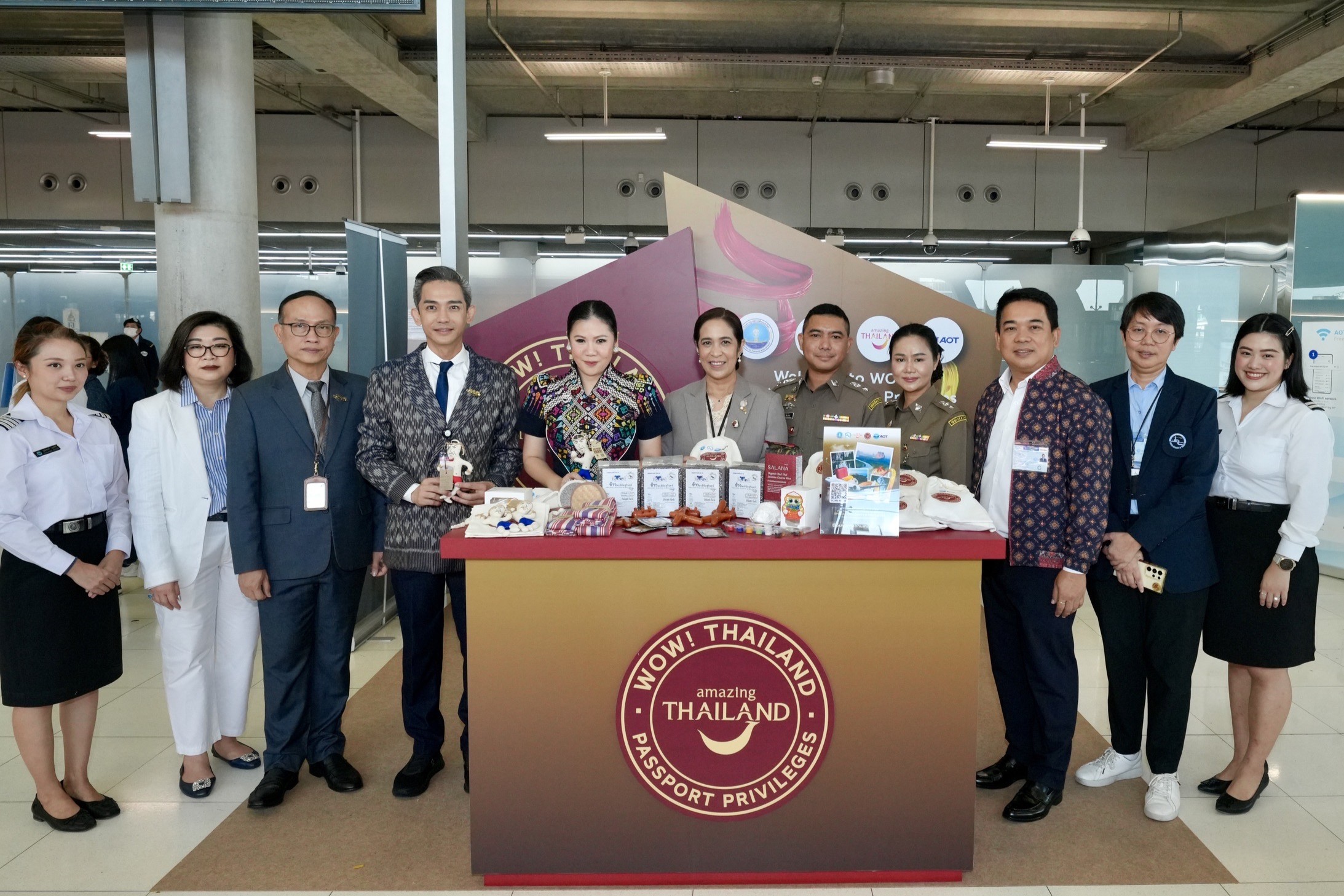 ททท. เปิดแคมเปญ “WOW! Thailand Passport Privileges” มอบส่วนลด สิทธิพิเศษ พร้อมของที่ระลึกเสน่ห์ไทย Must Do Souvenirs ต้อนรับนักเดินทางด้วยใจ ณ 3 ท่าอากาศยานนานาชาติ