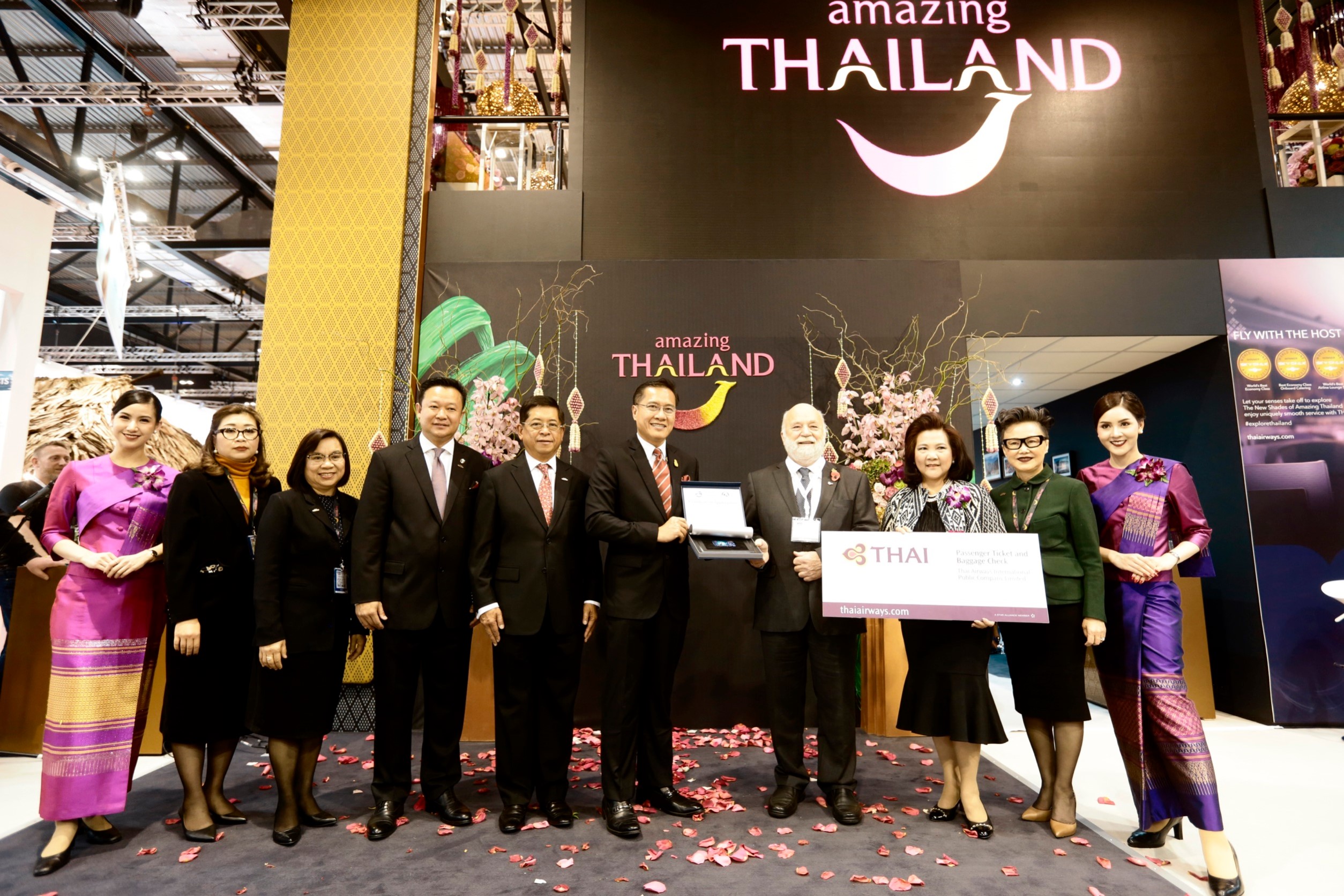 รัฐมนตรีว่าการกระทรวงการท่องเที่ยวและกีฬา มอบบัตร Thailand Privilege Card