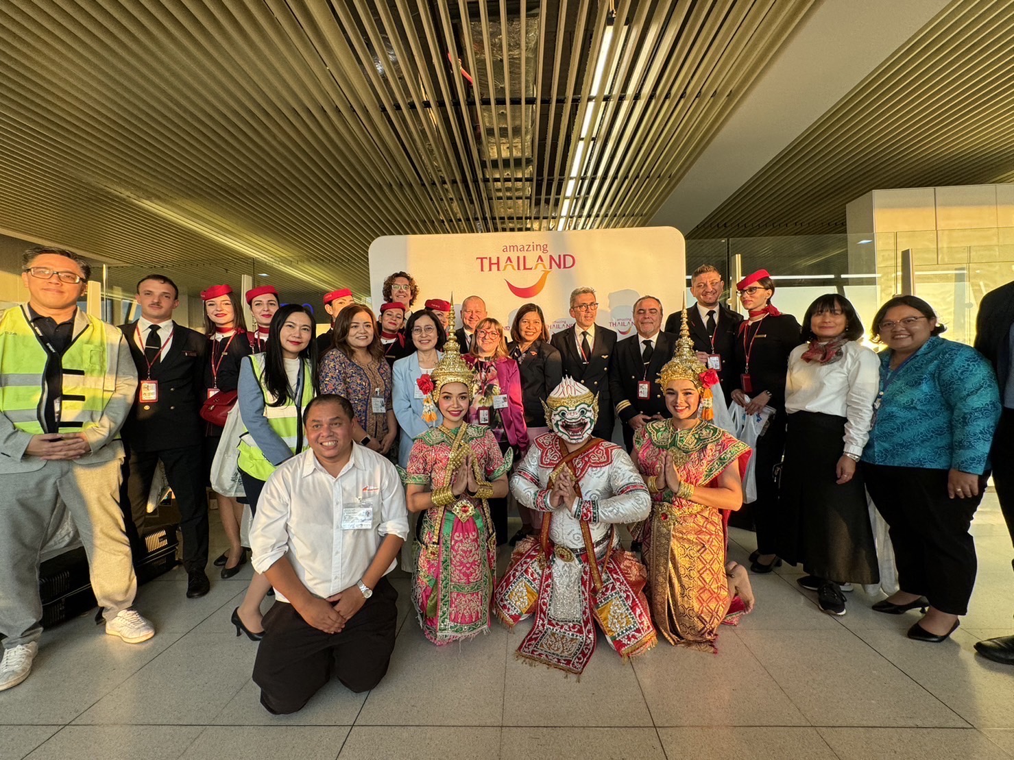 ททท. ต้อนรับคณะเที่ยวบินปฐมฤกษ์สายการบิน Neos Air จากสาธารณรัฐอิตาลีและสาธารณรัฐเช็ก ณ ท่าอากาศยานนานาชาติภูเก็ต