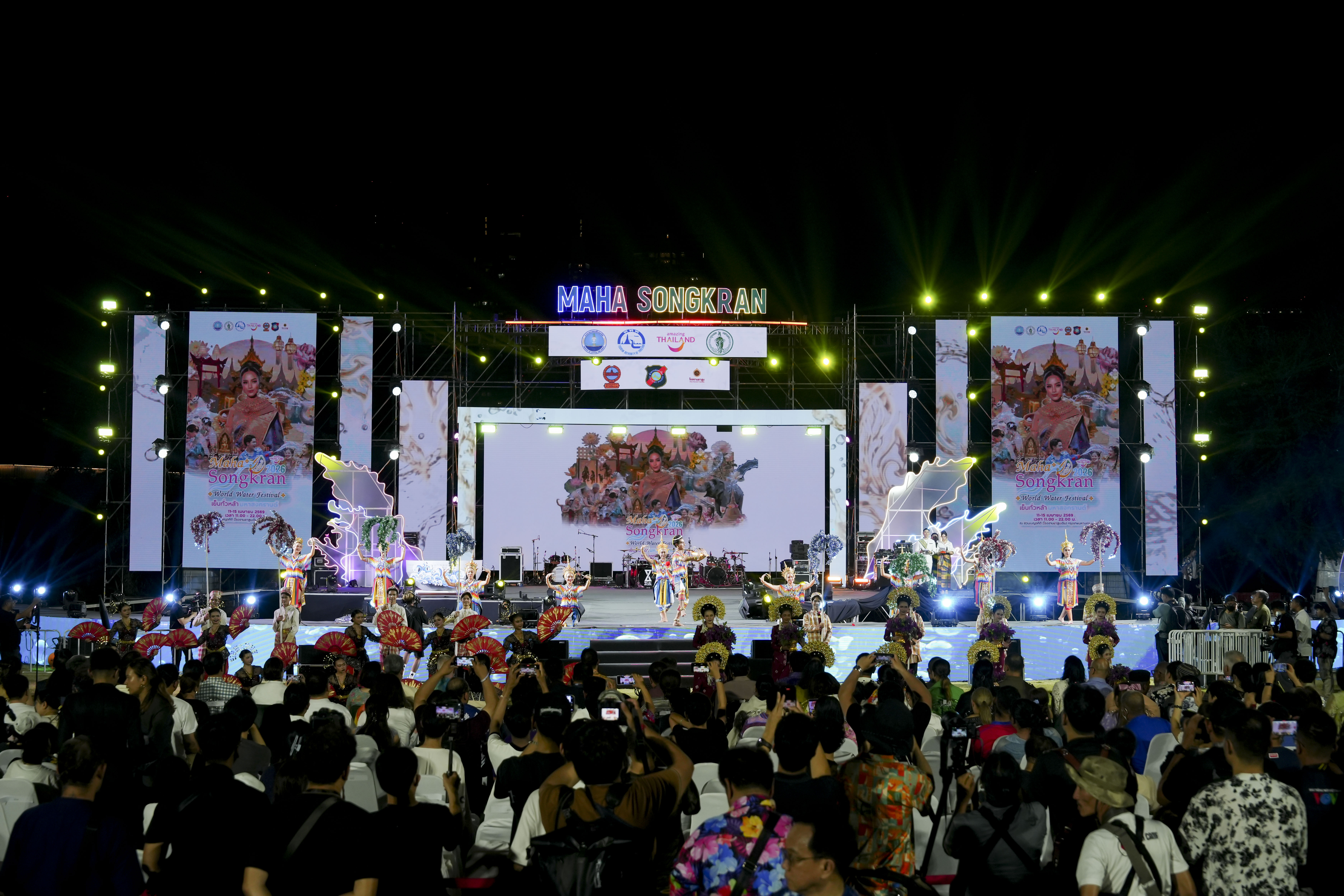 ปิดม่าน “Maha Songkran World Water Festival 2026” สุดคึกคัก ททท. เผยความสำเร็จคนแห่ร่วมงานกว่า 3 แสนคน สร้างเงินสะพัด 448 ล้านบาท ตอกย้ำไทยหมุดหมายเทศกาลระดับโลก