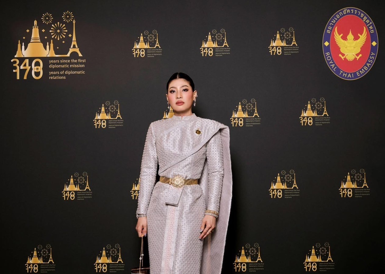 สมเด็จพระเจ้าลูกเธอ เจ้าฟ้าสิริวัณณวรีฯ ทรงเปิดนิทรรศการครั้งประวัติศาสตร์ “ราชพัสตราสู่สากล La Mode en Majesté. Royal Thai Dress from Tradition to Modernity” ณ กรุงปารีส สาธารณรัฐฝรั่งเศส ถ่ายทอดมรดกไทยสู่เวทีสากล