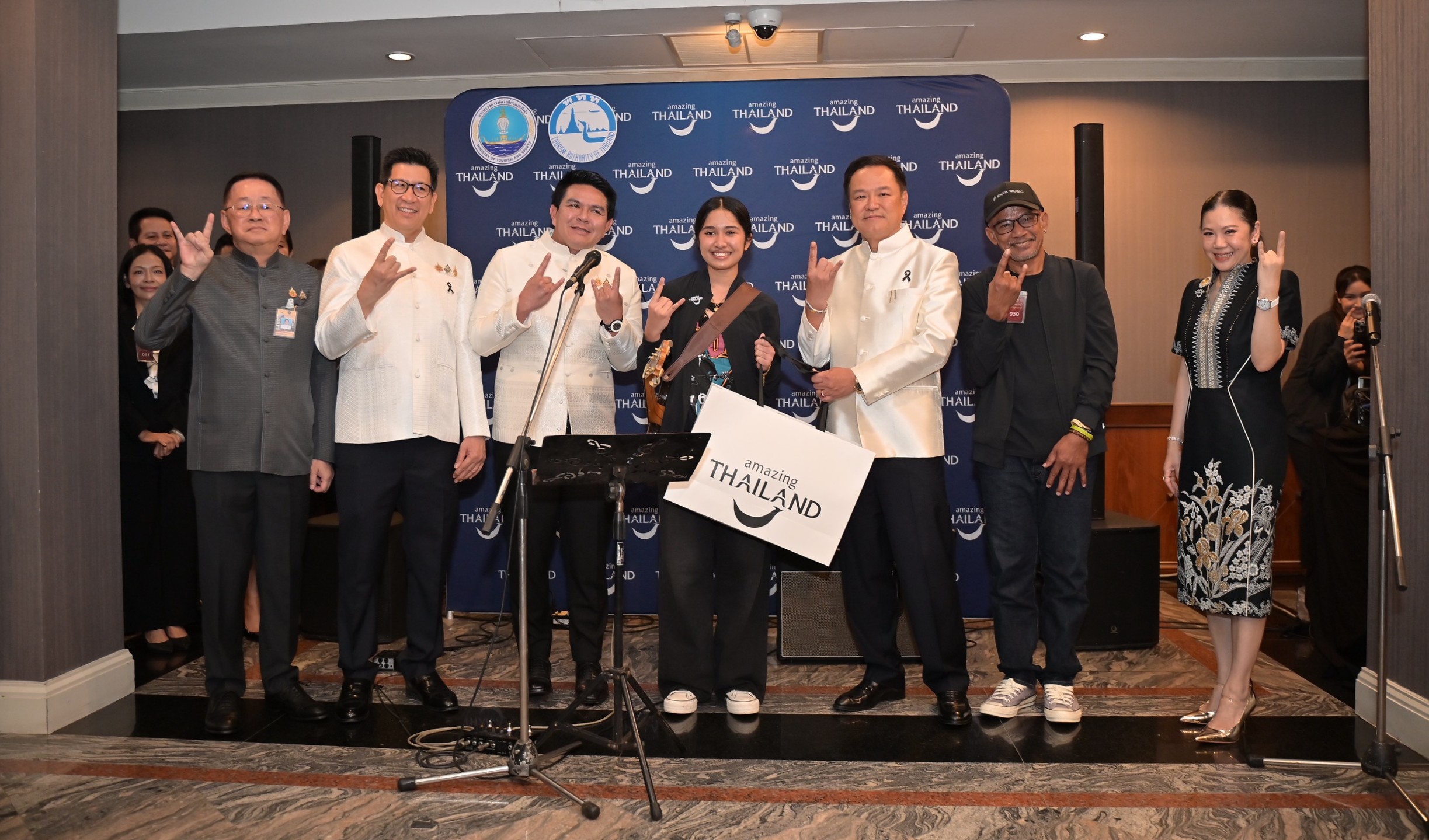 นายกรัฐมนตรีและรัฐมนตรีท่องเที่ยวชื่นชมความสามารถ เนเน่ รอยัล” จากเวที America’s Got Talent สร้างชื่อเสียงและความภาคภูมิใจให้ประเทศไทยในระดับนานาชาติ